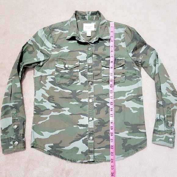 Forever 21 Camo Shirt Long Sleeve Front Snaps 100% Cotton Woman's Size Small - Picture 6 of 8